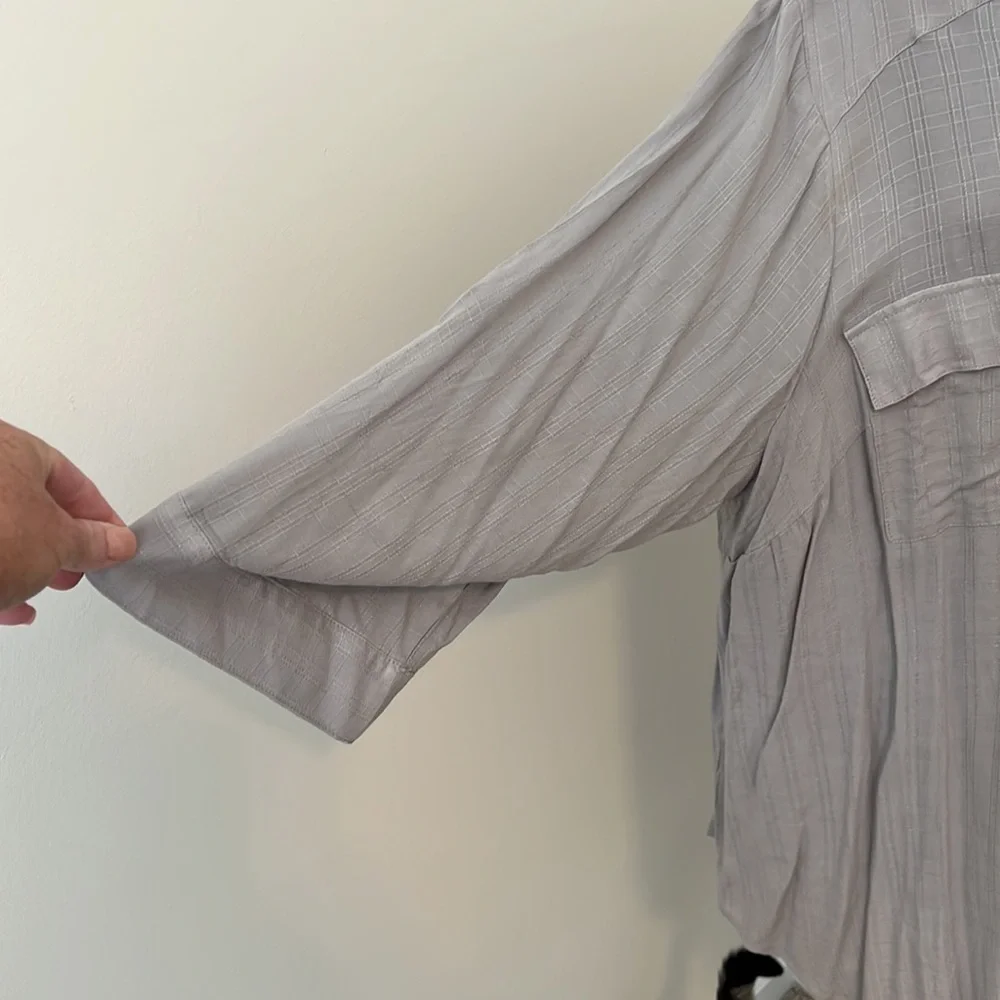 Torrid 3x gray shirt blouse - Picture 4 of 9
